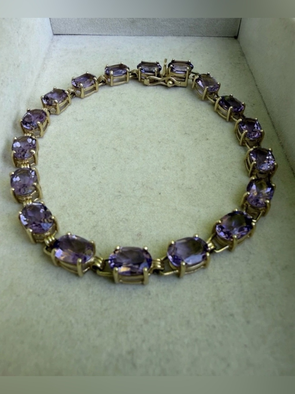 Genuine Amethyst 18 Stone 10kt YG Bracelet 7.5" W/Box Clasp Safety Latch - Picture 3 of 12